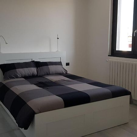 Black And White B&B Urgnano 外观 照片